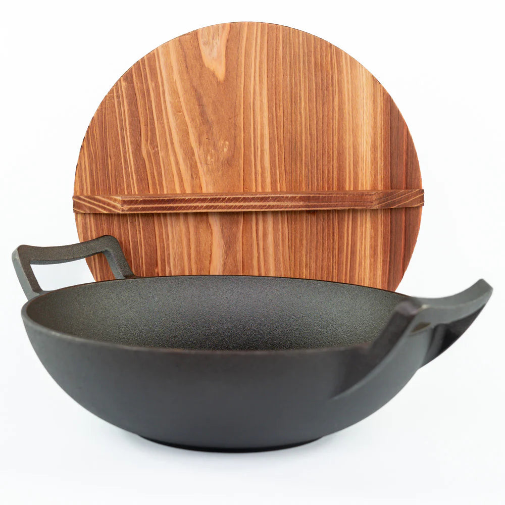 cast-iron-wok-with-lid