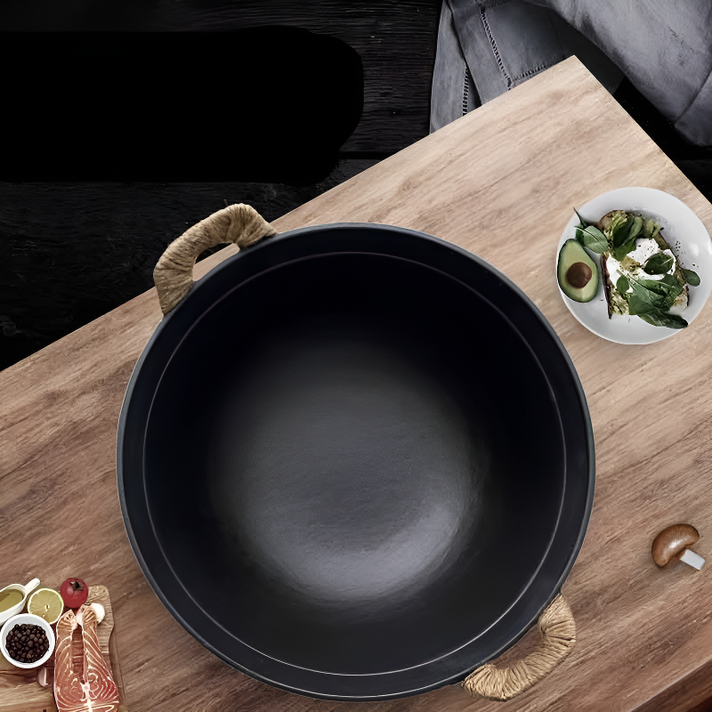 Ontake cast iron wok with two ergonomic handles and wooden lid for gas cooking