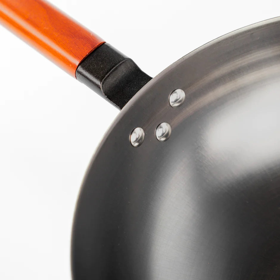 Oniri Edition wok set with wok, cleaning brush and recipe books