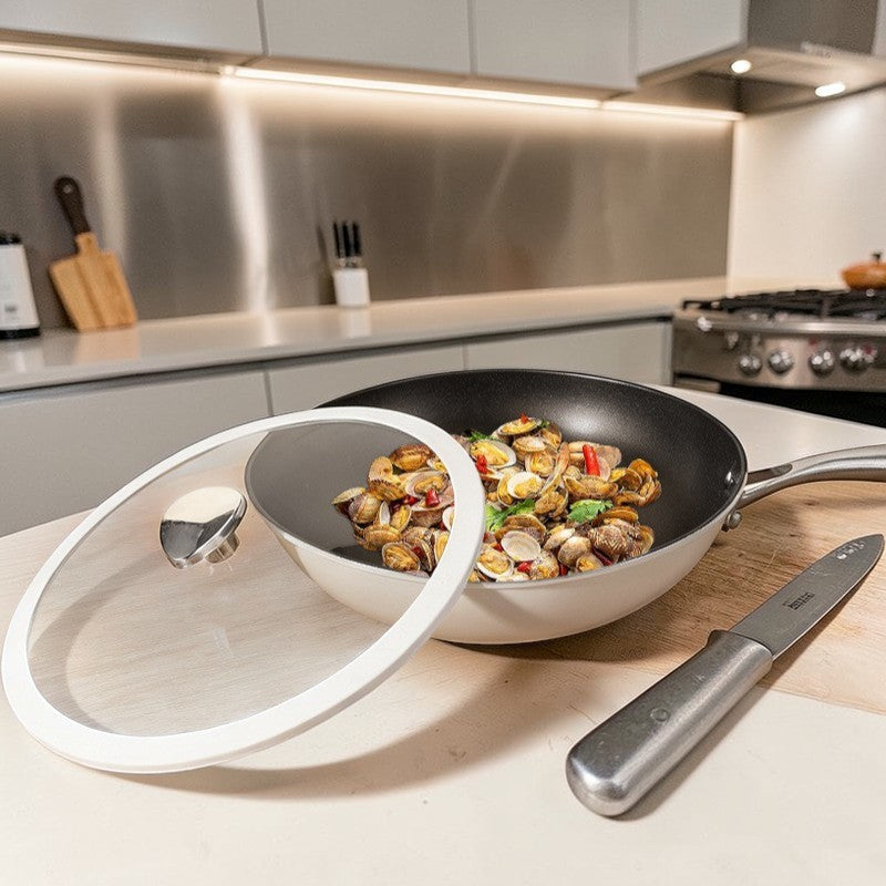 White induction wok
