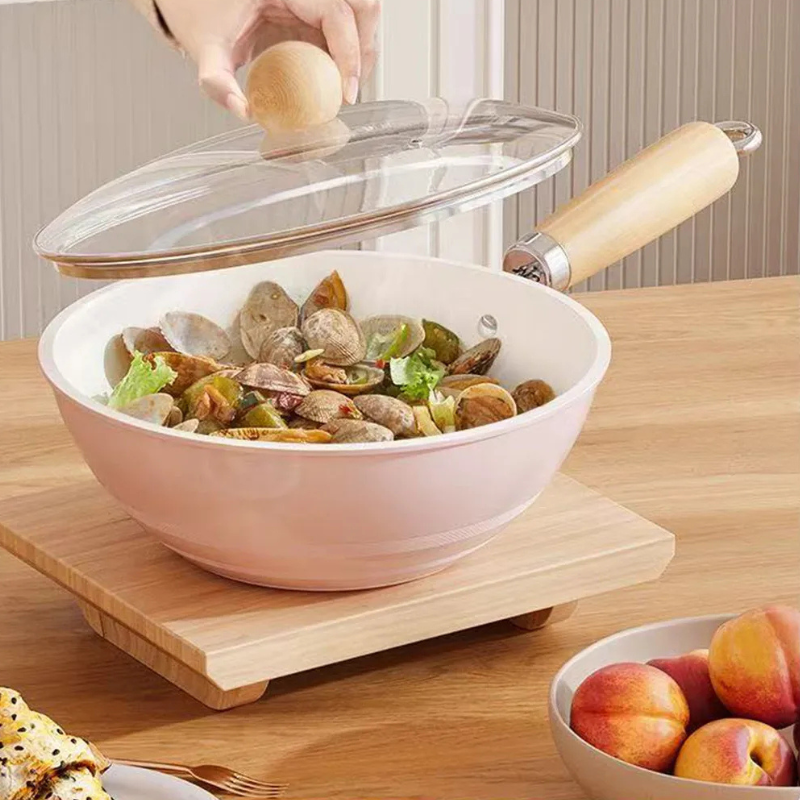 Ceramic-coated wok