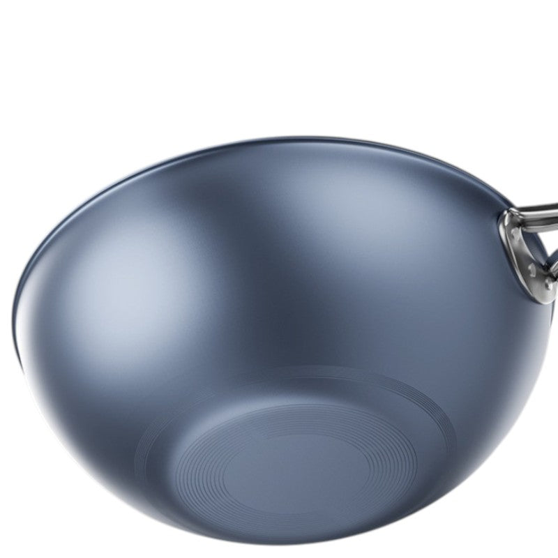 Wok with lid