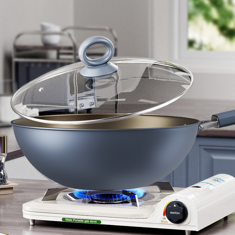 Wok with lid