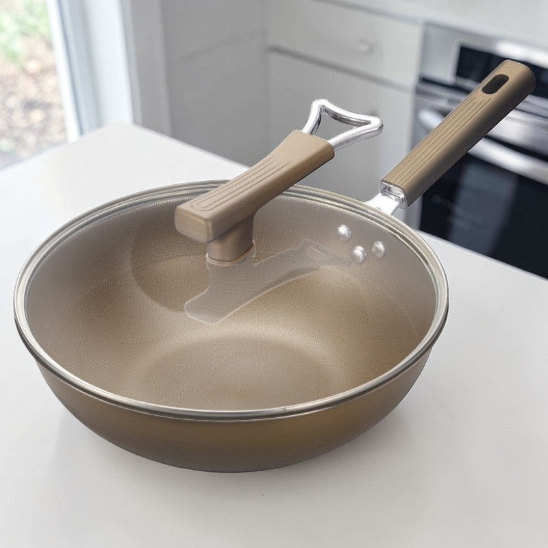 PFAS-free titanium wok