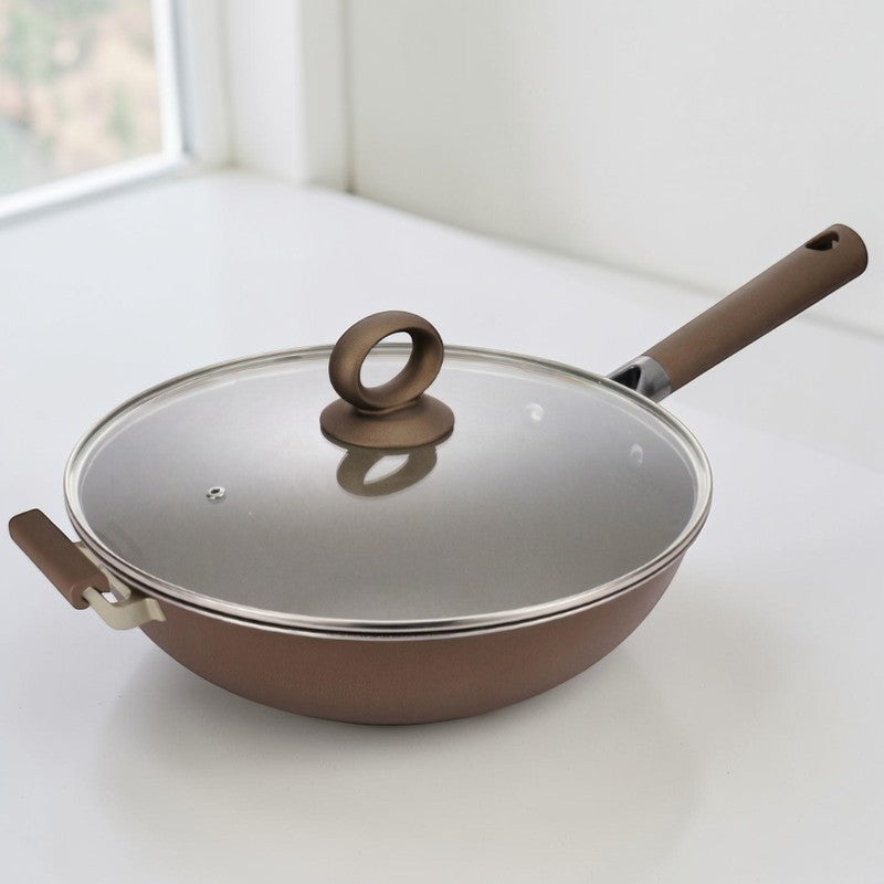 PFAS-free titanium wok