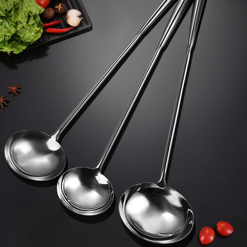 Long-handled wok ladle