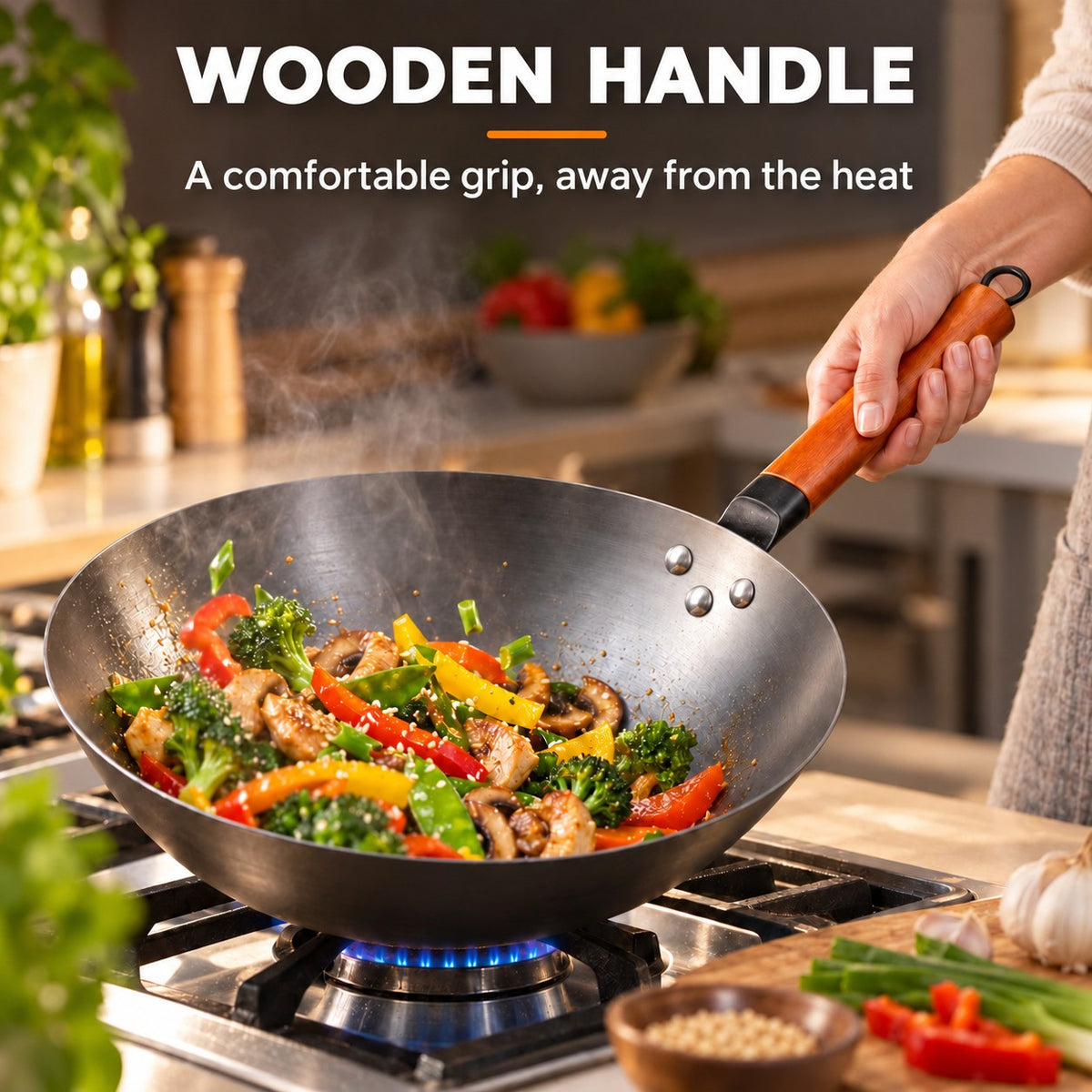The Oniri Induction Wok, WOODEN HANDLE: A comfortable grip, away from the heat