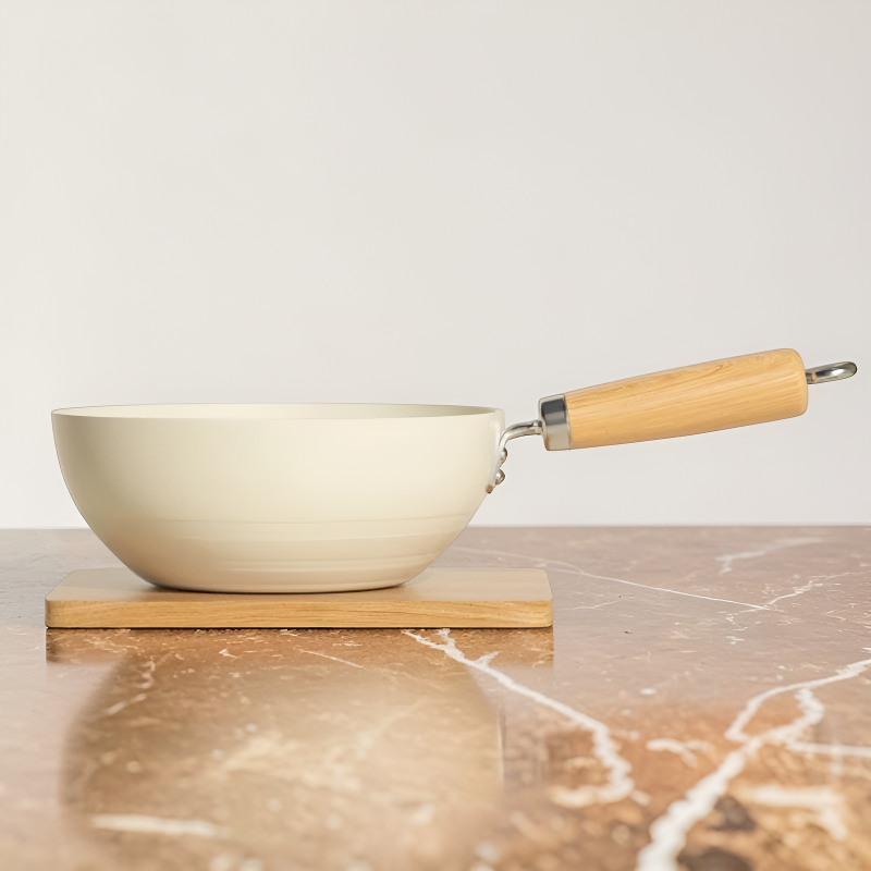 Ceramic-coated wok