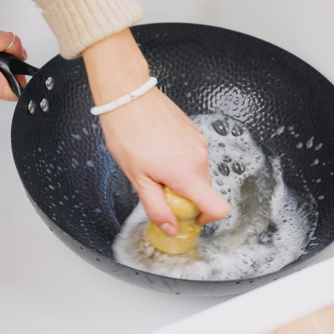 Bradi bamboo cleaning brush for wok maintenance