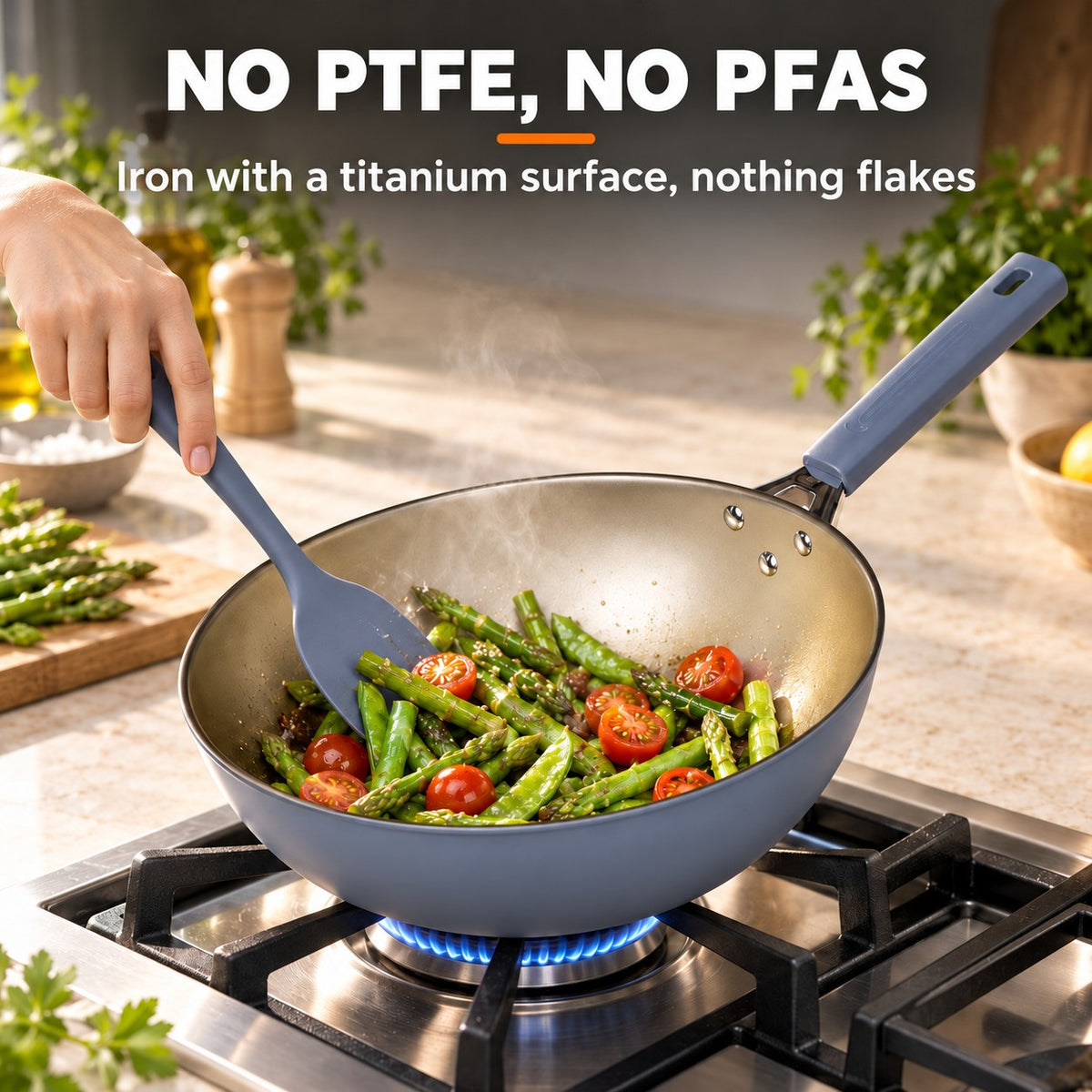 Wok with lid, NO PTFE, NO PFAS: Iron with a titanium surface, nothing flakes