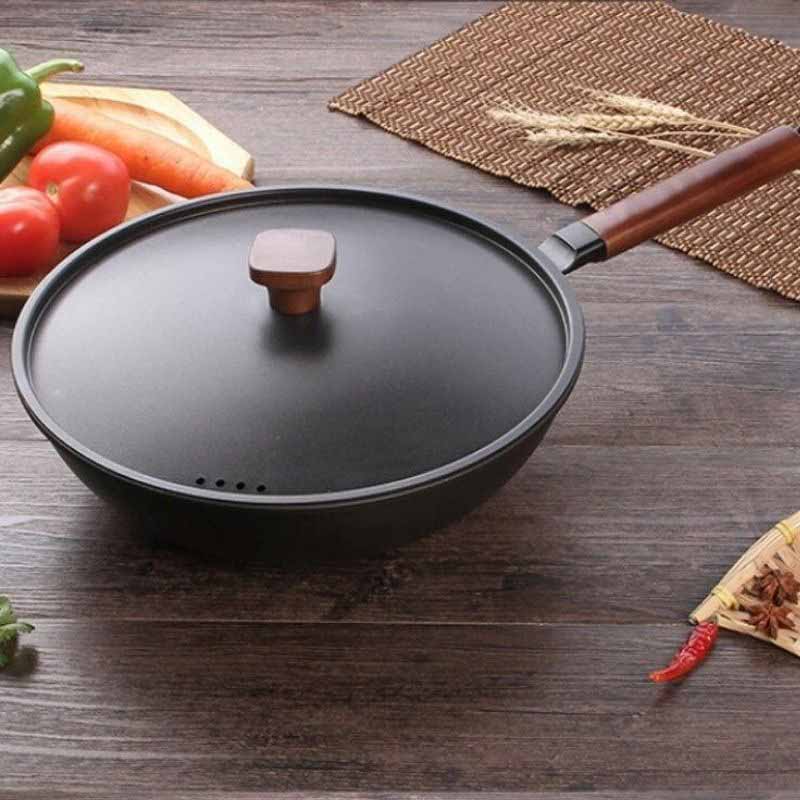 The Tsukuba refined iron wok