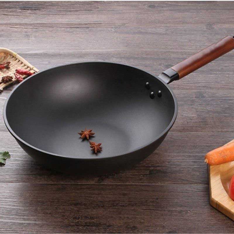 The Tsukuba refined iron wok