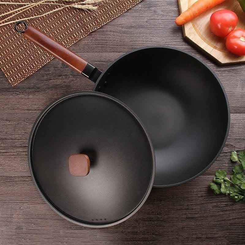 The Tsukuba refined iron wok