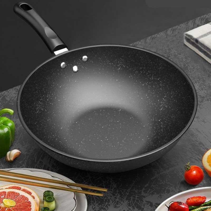 Lanska professional wok with non-stick coating and ergonomic handle